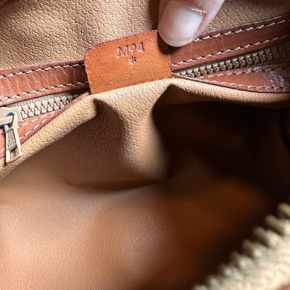 Celine Barrel Bag - Authentic - Picture 8 of 11